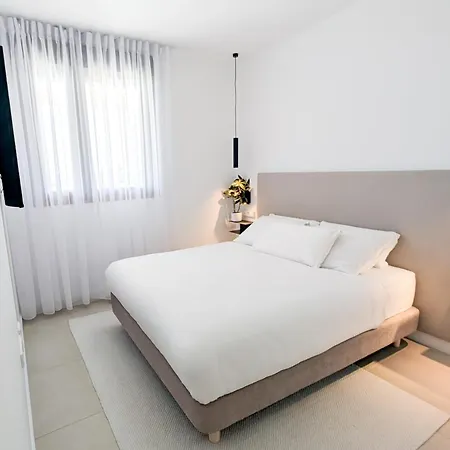 Neubau Am & Pool Bahiarooms Apartment Torre Del Mar